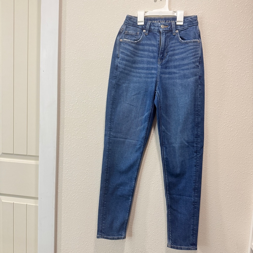 American Eagle High Rise curvy mom Jean